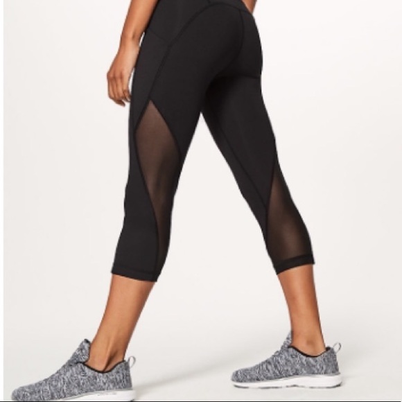lululemon athletica Pants - Lululemon Sweat Your Heart Out crop legging